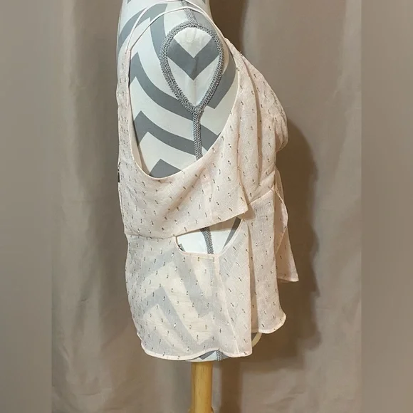 Express Large Cutout Blouse - Picture 5 of 8